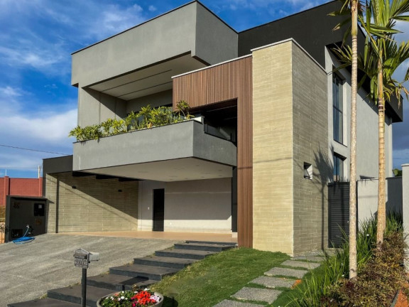 Sobrado com 4 Quartos à Venda, 268 m² em Jardins Capri - Senador Canedo