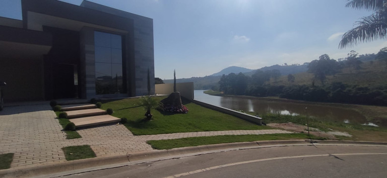Imagem Casa com 3 Quartos à Venda, 264 m² em Condomínio Figueira Garden - Atibaia Imagem Casa com 3 Quartos à Venda, 264 m² em Condomínio Figueira Garden - Atibaia