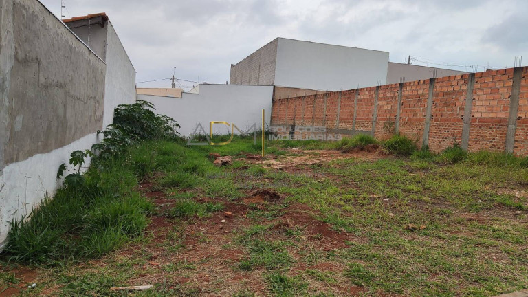 Terreno à Venda, 250 m² em Jardim Regina - Botucatu