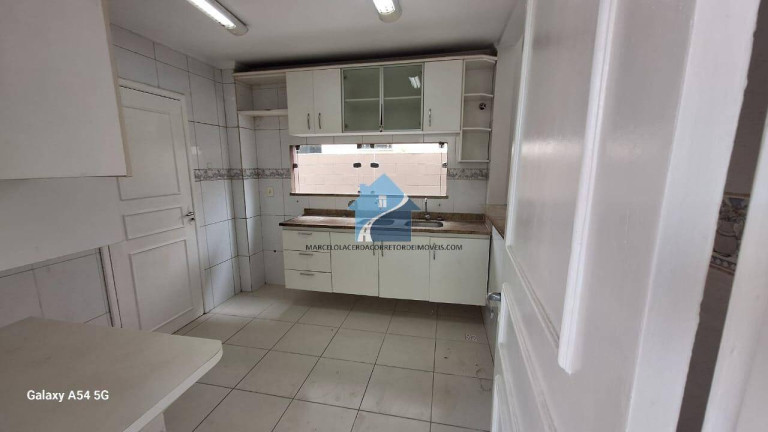 Imagem Casa com 3 Quartos para Alugar, em Flores - Manaus Imagem Casa com 3 Quartos para Alugar, em Flores - Manaus