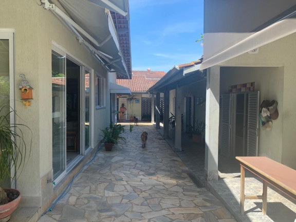 Imagem Casa com 8 Quartos para Alugar, 520 m² em Enseada - Ubatuba