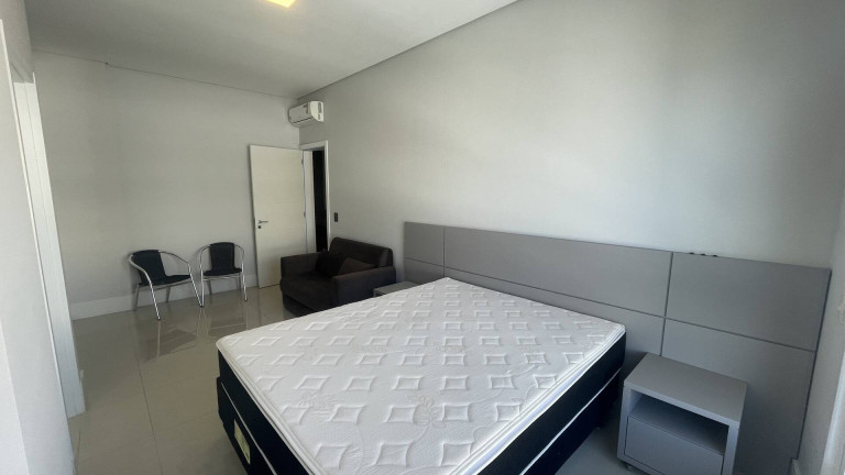 Imagem Apartamento com 3 Quartos para Alugar, 141 m² em Canasvieiras - Florianópolis