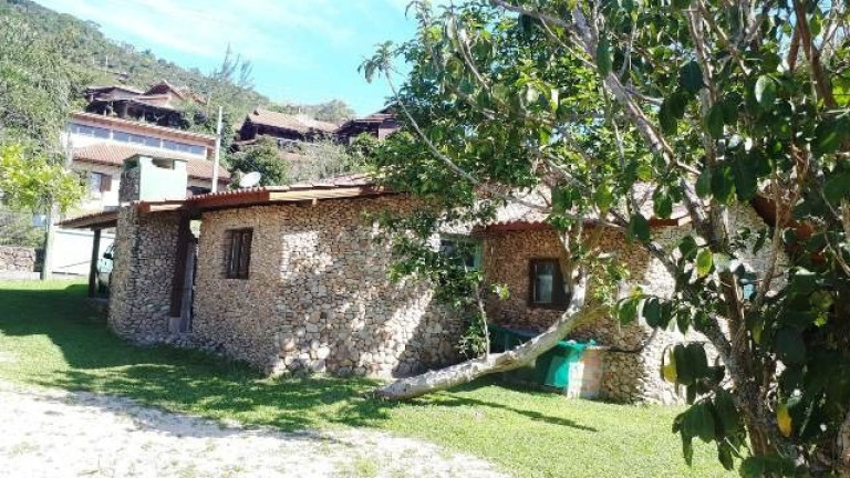 Imagem Imóvel com 2 Quartos à Venda, 80 m² em Praia Do Rosa - Imbituba Imagem Imóvel com 2 Quartos à Venda, 80 m² em Praia Do Rosa - Imbituba