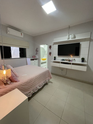 Imagem Casa com 3 Quartos à Venda, 283 m² em Centro - Goianésia