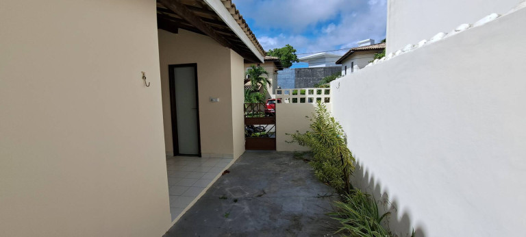 Imagem Casa com 4 Quartos para Alugar,  em Lauro De Freitas