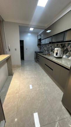 Imagem Casa com 4 Quartos à Venda,  em Goiabeiras - Cuiabá