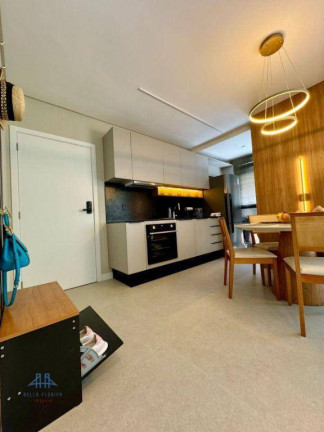 Imagem Apartamento com 2 Quartos à Venda, 93 m² em Centro - Florianópolis