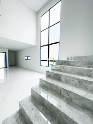 Imagem Sobrado com 3 Quartos à Venda, 155 m² em Centro - Itajaí