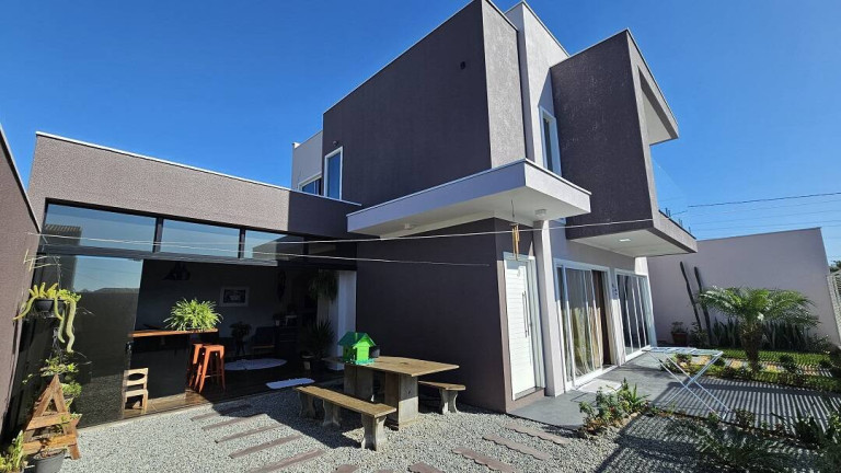Imagem Casa com 2 Quartos à Venda, 440 m² em Costeira - Balneário Barra Do Sul Imagem Casa com 2 Quartos à Venda, 440 m² em Costeira - Balneário Barra Do Sul