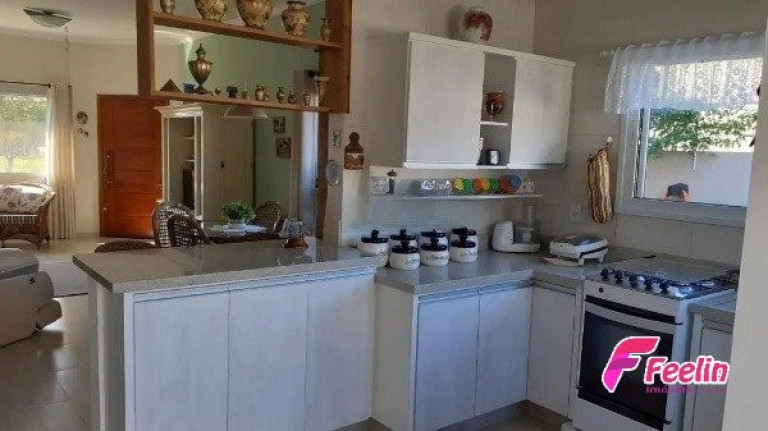 Casa de Condomínio com 3 Quartos à Venda, 234 m² em São João Do Rio Vermelho - Florianópolis