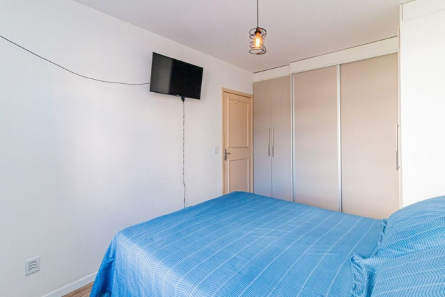 Imagem Imóvel com 3 Quartos à Venda, 74 m² em Cristal - Porto Alegre Imagem Imóvel com 3 Quartos à Venda, 74 m² em Cristal - Porto Alegre