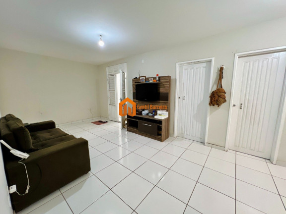 Imagem Casa com 3 Quartos à Venda, 198 m² em Cidade Dos Funcionários - Fortaleza Imagem Casa com 3 Quartos à Venda, 198 m² em Cidade Dos Funcionários - Fortaleza