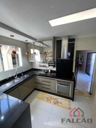 Imagem Sobrado com 5 Quartos à Venda, 520 m² em Balneário Flórida - Praia Grande Imagem Sobrado com 5 Quartos à Venda, 520 m² em Balneário Flórida - Praia Grande