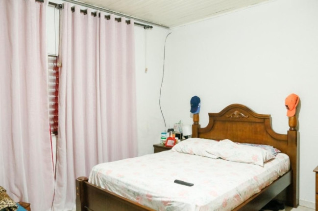 Imagem Casa com 3 Quartos à Venda, 130 m² em Socorro - São Paulo Imagem Casa com 3 Quartos à Venda, 130 m² em Socorro - São Paulo