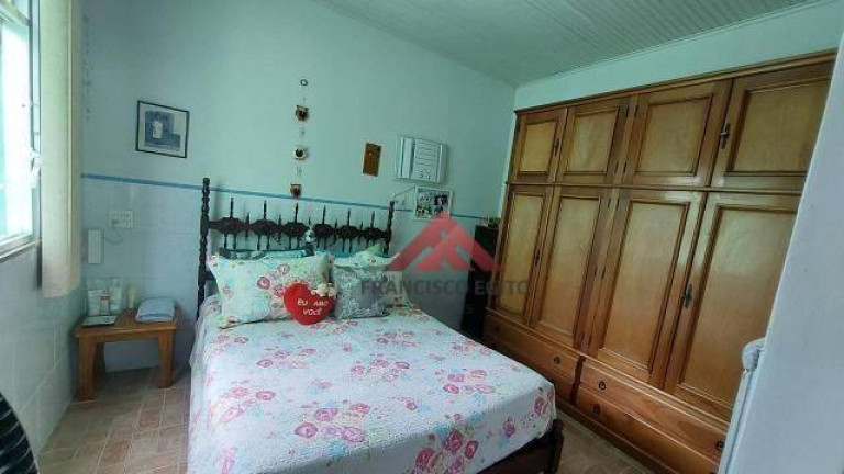 Imagem Casa com 3 Quartos à Venda, 300 m² em Fonseca - Niterói Imagem Casa com 3 Quartos à Venda, 300 m² em Fonseca - Niterói