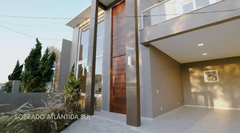 Casa com 3 Quartos à Venda, 300 m² em Atlântida Sul - Osório