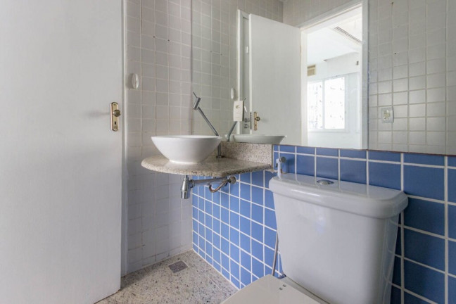 Imagem Imóvel com 1 Quarto à Venda, 41 m² em Copacabana - Rio De Janeiro Imagem Imóvel com 1 Quarto à Venda, 41 m² em Copacabana - Rio De Janeiro