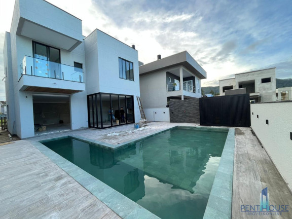 Imagem Casa de Condomínio com 4 Quartos à Venda, 360 m² em Santa Regina - Camboriú