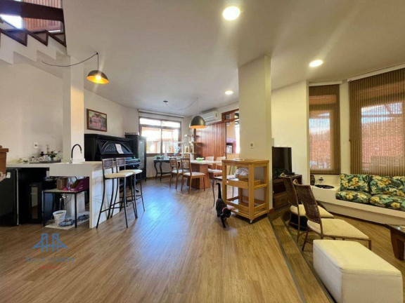 Imagem Casa com 4 Quartos à Venda, 267 m² em Córrego Grande - Florianópolis Imagem Casa com 4 Quartos à Venda, 267 m² em Córrego Grande - Florianópolis