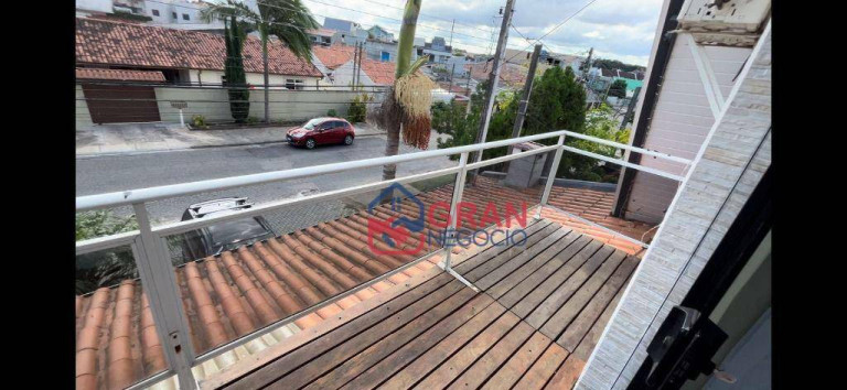 Imagem Casa com 3 Quartos à Venda, 186 m² em Alto Boqueirão - Curitiba Imagem Casa com 3 Quartos à Venda, 186 m² em Alto Boqueirão - Curitiba