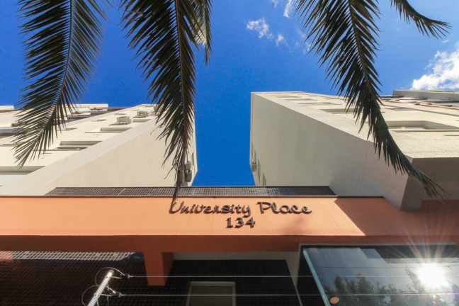 Apartamento com 2 Quartos à Venda, 74 m² em Passo Da Areia - Porto Alegre