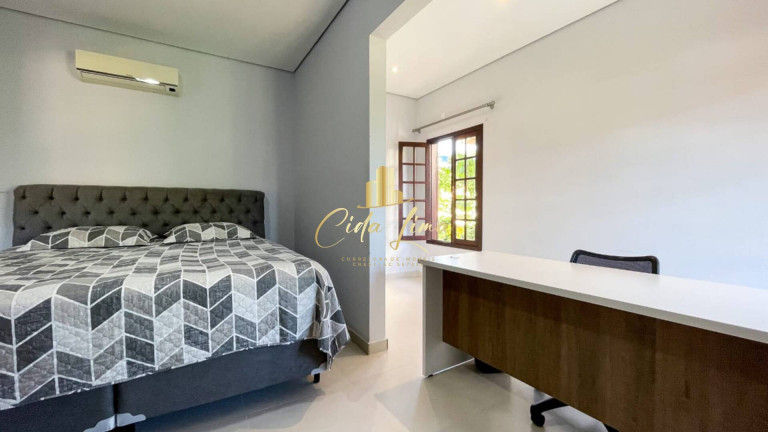 Imagem Casa com 3 Quartos à Venda, 228 m² em Rio Tavares - Florianópolis