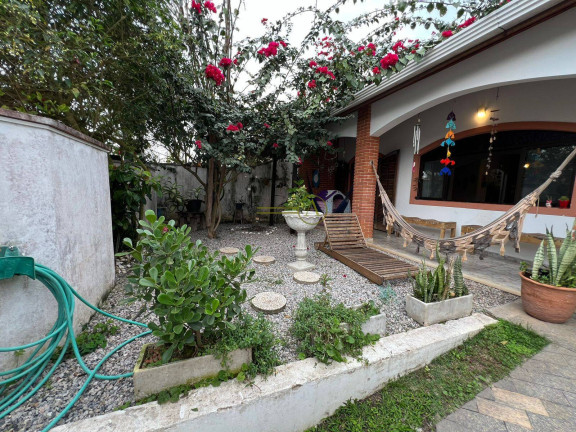 Imagem Sobrado com 3 Quartos à Venda, 250 m² em Parque Balneário Oásis - Peruíbe Imagem Sobrado com 3 Quartos à Venda, 250 m² em Parque Balneário Oásis - Peruíbe