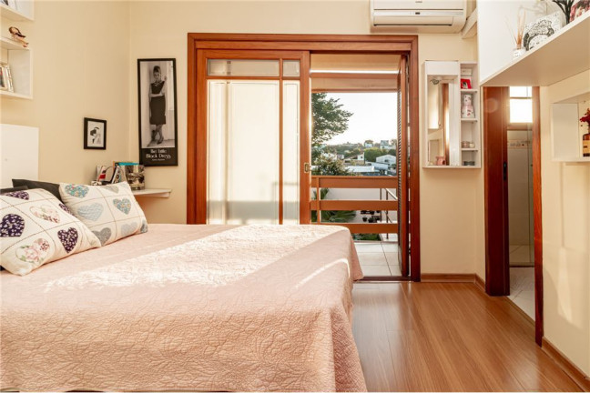 Imagem Casa com 3 Quartos à Venda, 200 m² em Jardim Planalto - Porto Alegre