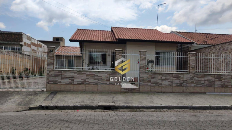 Casa com 2 Quartos à Venda, 190 m² em Mata Atlântica - Tijucas