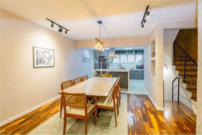 Imagem Casa com 3 Quartos à Venda, 204 m² em São Paulo