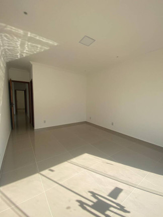 Imagem Casa com 3 Quartos à Venda,  em Cajueiros - Maricá