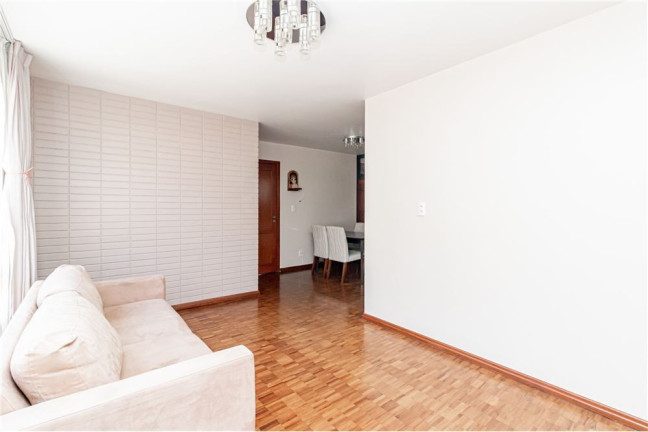 Imagem Imóvel com 3 Quartos à Venda, em Rio Branco - Porto Alegre Imagem Imóvel com 3 Quartos à Venda, em Rio Branco - Porto Alegre