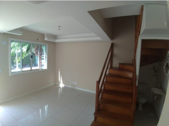 Sobrado com 2 Quartos à Venda, 76 m² em Sarandi - Porto Alegre