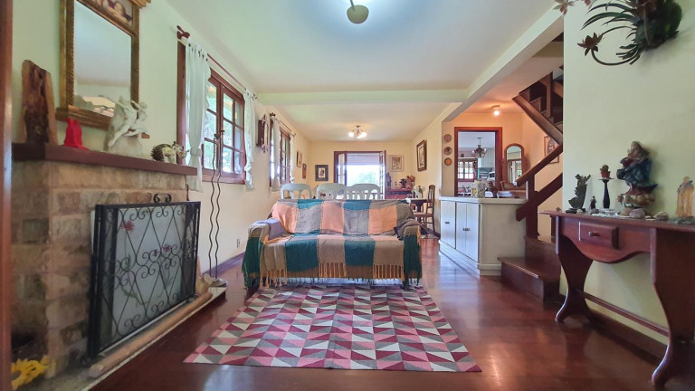 Imagem Casa com 4 Quartos à Venda, 460 m² em Parque Do Ingá - Teresópolis