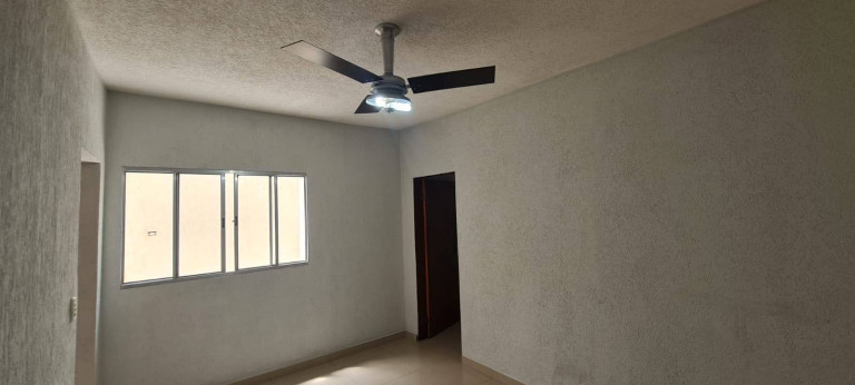 Imagem Casa com 4 Quartos à Venda, em São Paulo Imagem Casa com 4 Quartos à Venda, em São Paulo