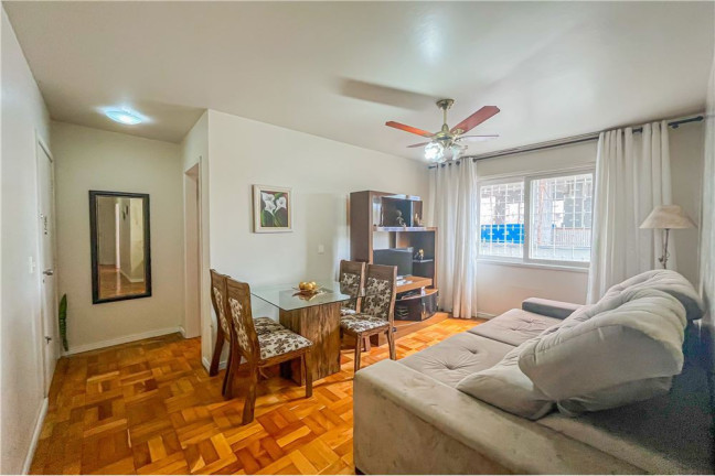 Imagem Apartamento com 2 Quartos à Venda, 60 m² em Vila Ipiranga - Porto Alegre
