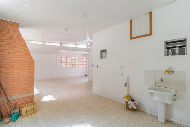 Imagem Casa com 5 Quartos à Venda, 150 m² em Partenon - Porto Alegre