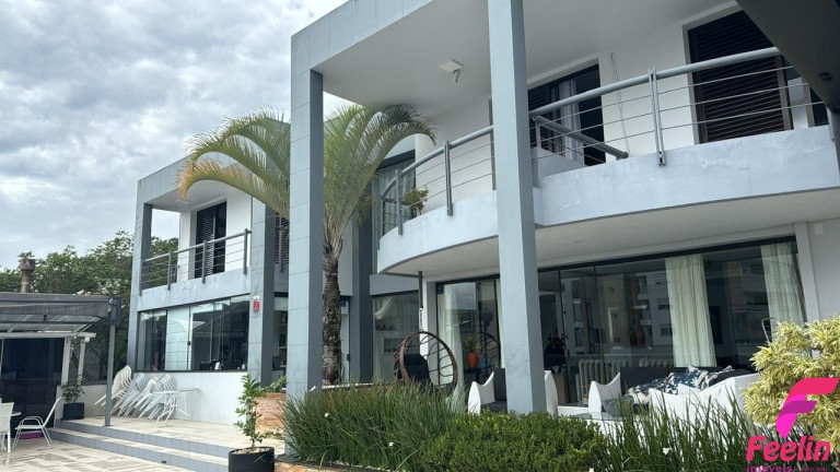 Imagem Casa com 5 Quartos à Venda, 585 m² em João Paulo - Florianópolis Imagem Casa com 5 Quartos à Venda, 585 m² em João Paulo - Florianópolis