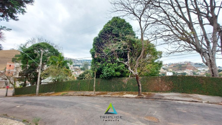 Imagem Casa com 4 Quartos à Venda, 250 m² em Bom Clima - Juiz De Fora