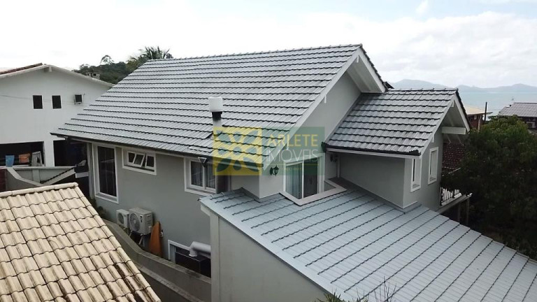 Imagem Casa com 3 Quartos à Venda, 440 m² em Centro - Porto Belo Imagem Casa com 3 Quartos à Venda, 440 m² em Centro - Porto Belo