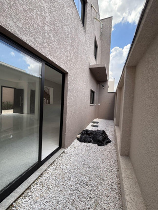 Casa com 3 Quartos à Venda, 162 m² em Uberaba - Curitiba