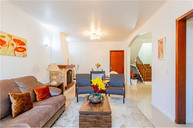 Imagem Casa com 4 Quartos à Venda, em Jardim Itu - Porto Alegre Imagem Casa com 4 Quartos à Venda, em Jardim Itu - Porto Alegre