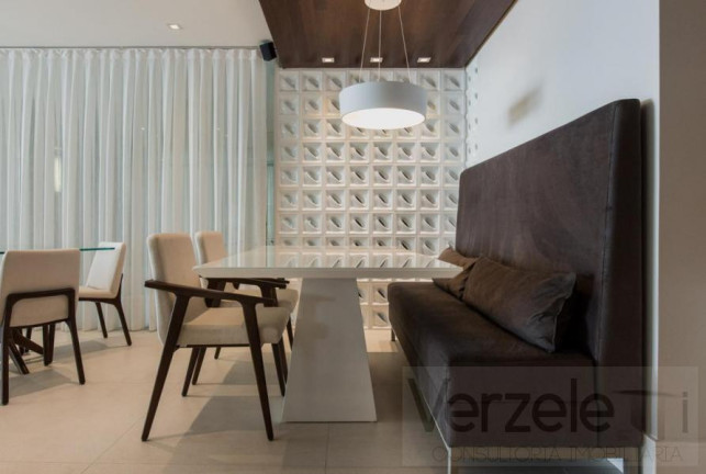 Imagem Apartamento com 3 Quartos à Venda, 110 m² em Centro - Balneário Camboriú Imagem Apartamento com 3 Quartos à Venda, 110 m² em Centro - Balneário Camboriú