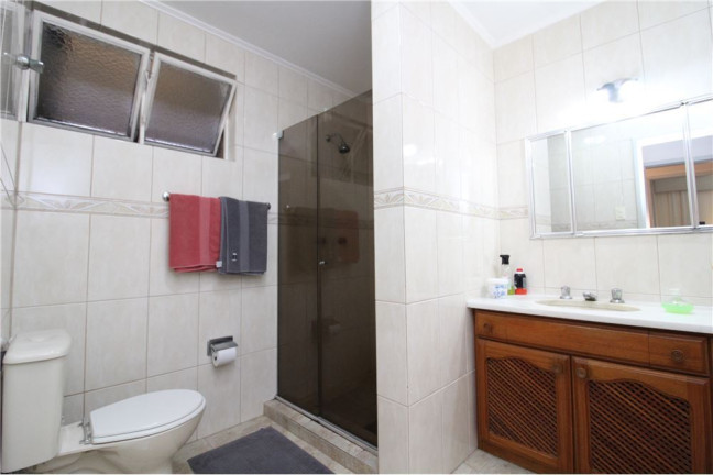 Imagem Imóvel com 3 Quartos à Venda, em Rio Branco - Porto Alegre Imagem Imóvel com 3 Quartos à Venda, em Rio Branco - Porto Alegre