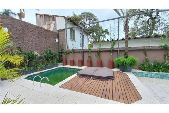 Casa com 3 Quartos para Alugar, 450 m² em Vila Nova Conceição - São Paulo
