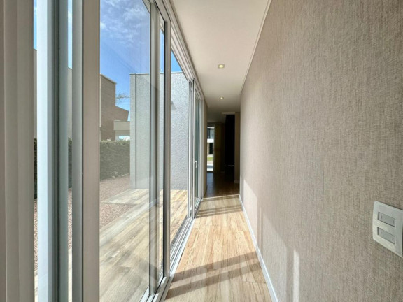 Imagem Casa com 3 Quartos à Venda, em -- - Capao Da Canoa Imagem Casa com 3 Quartos à Venda, em -- - Capao Da Canoa