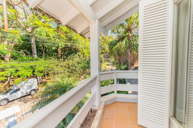 Imagem Casa com 3 Quartos à Venda, 336 m² em São Sebastião - Porto Alegre