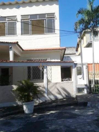 Casa com 4 Quartos à Venda, 236 m² em Vila Valqueire - Rio De Janeiro