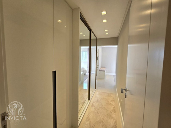Imagem Apartamento com 3 Quartos à Venda, 136 m² em Centro - Balneário Camboriú Imagem Apartamento com 3 Quartos à Venda, 136 m² em Centro - Balneário Camboriú