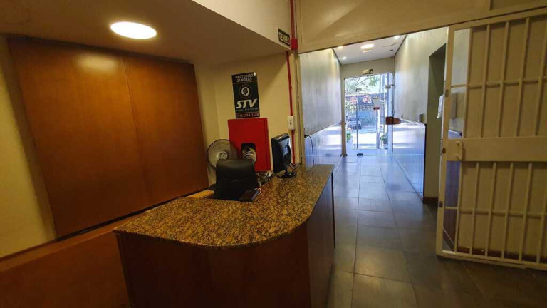 Sala Comercial à Venda, 59 m² em Menino Deus - Porto Alegre